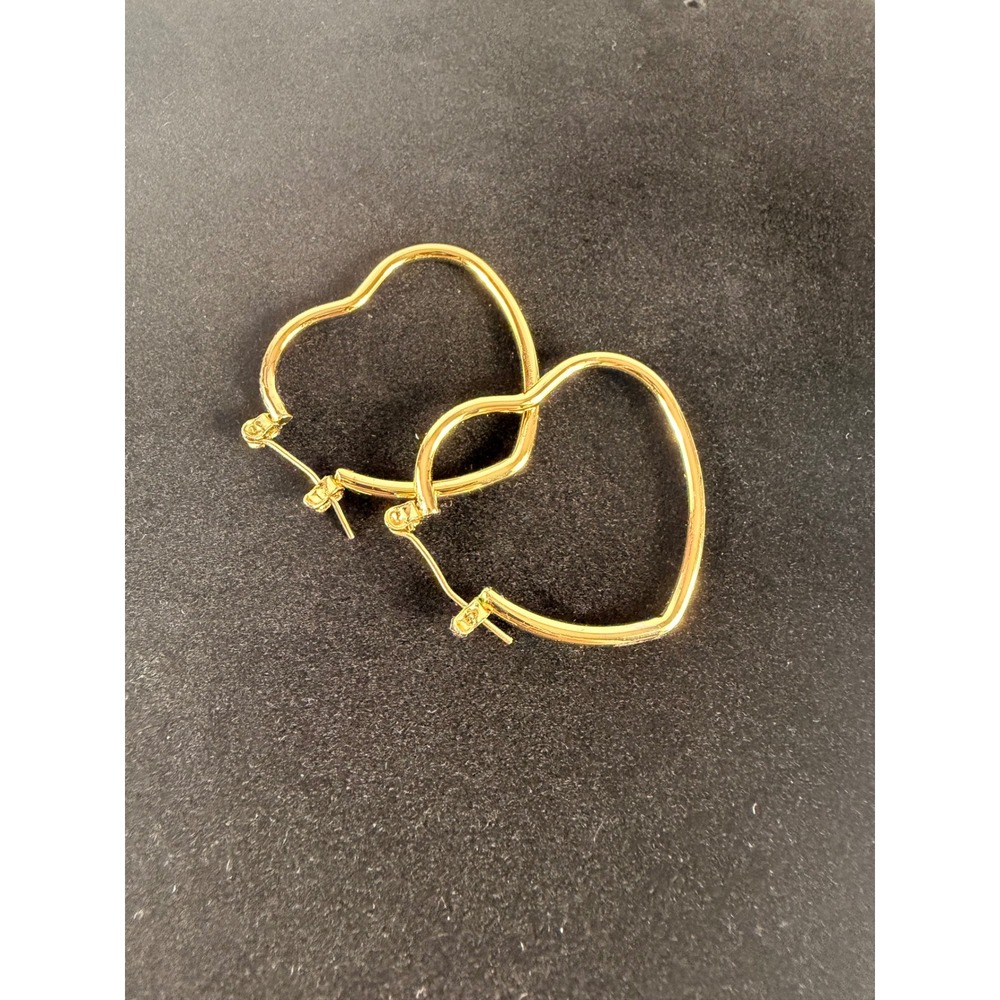 Unbranded Heart Hoop Earrings OS Gold Polished Metal Snap Closure Romantic